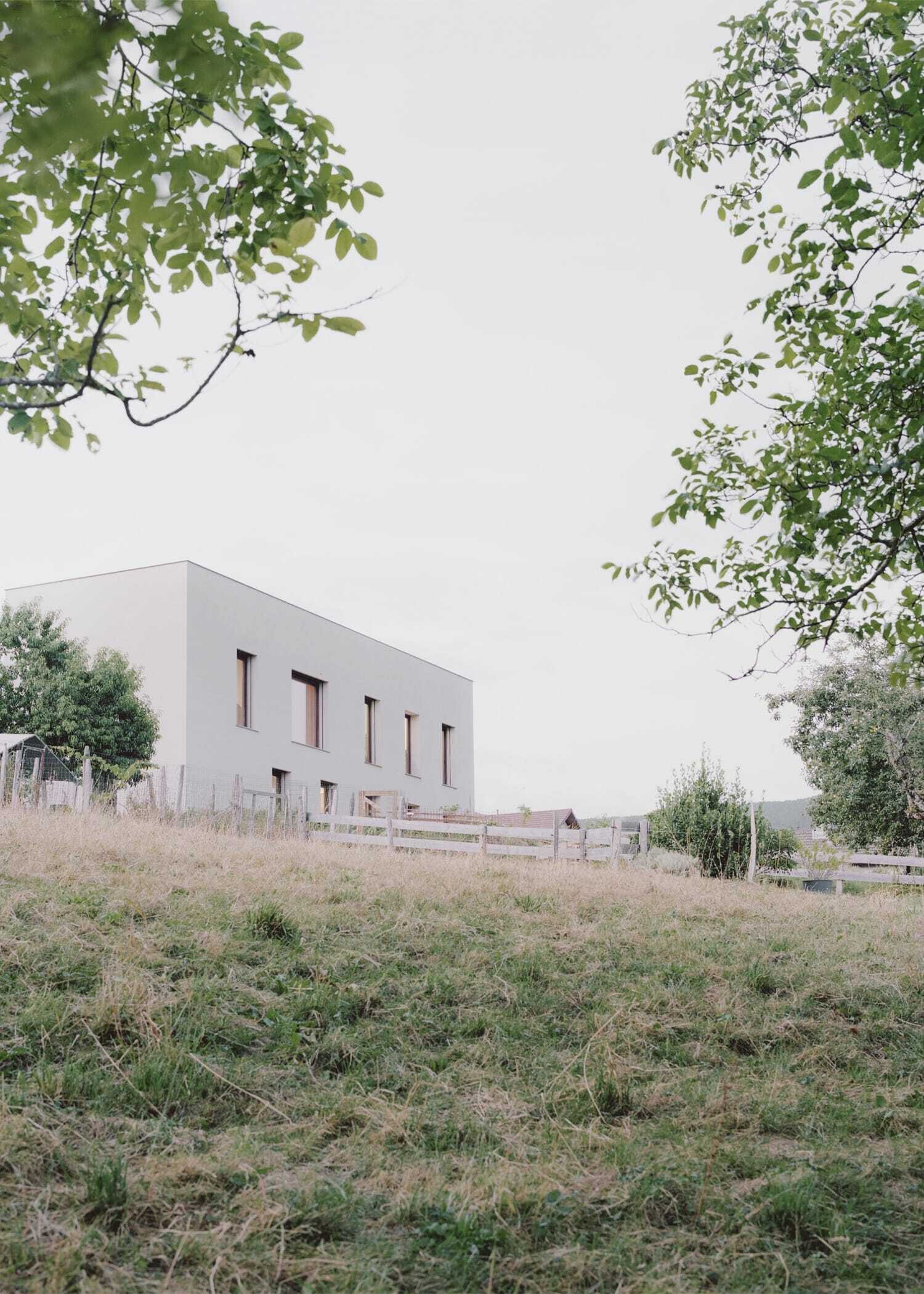 1 THUMB studio razavi architecture Mountain House II 3 COVER