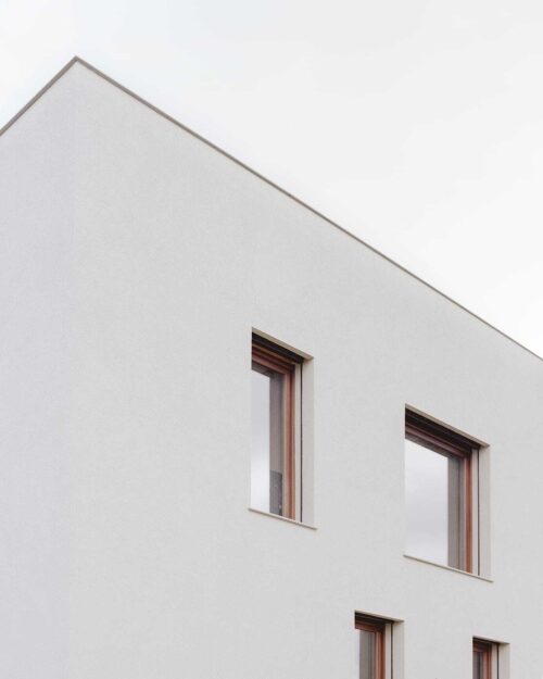 2 studio razavi architecture Mountain House II 5