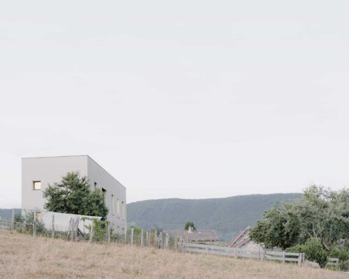 Studio razavi architecture Mountain House II 2