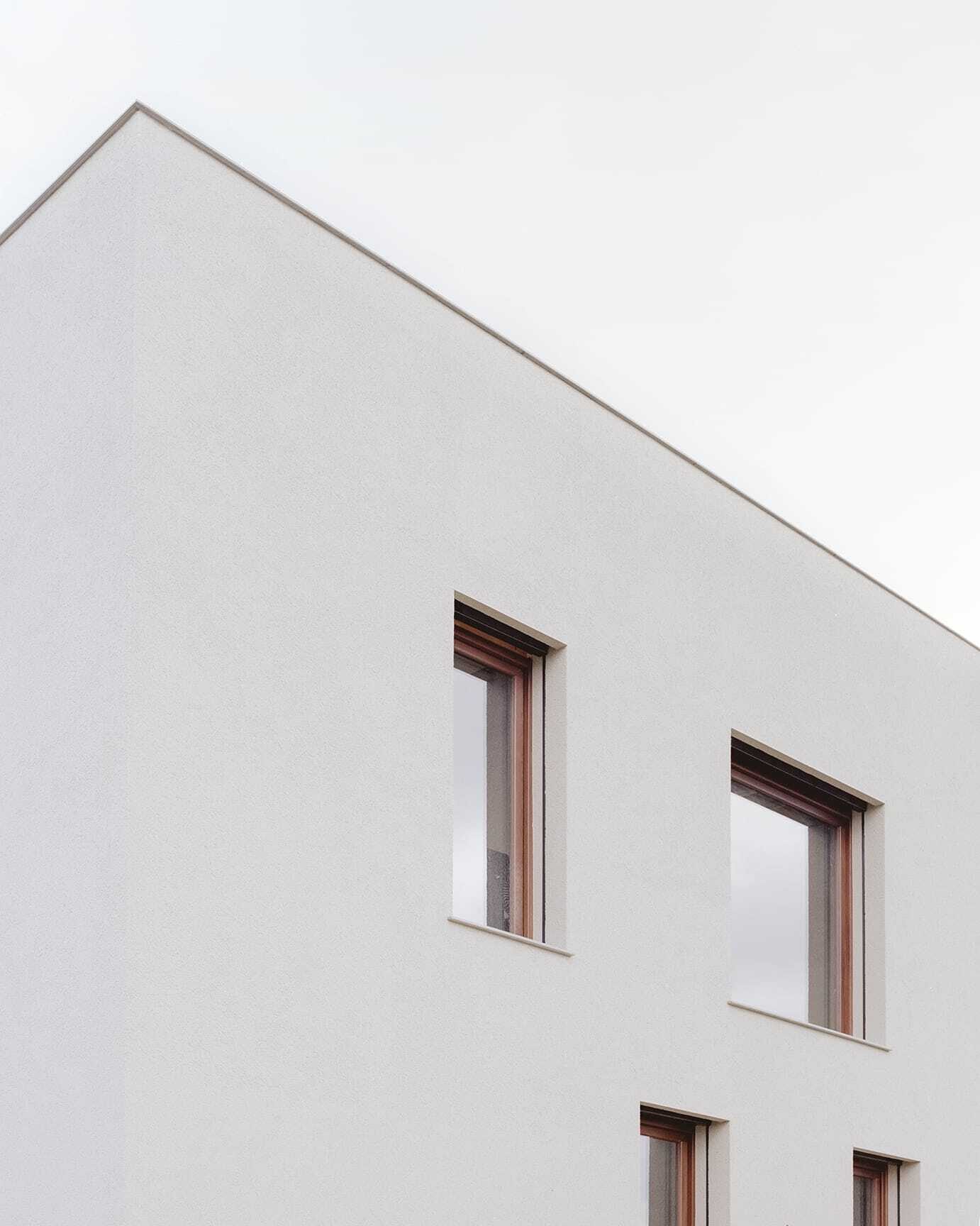 2 studio razavi architecture Mountain House II 5